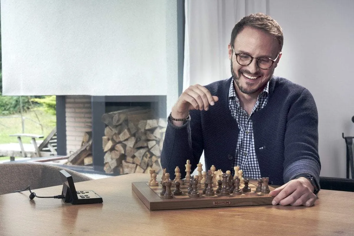 Millennium Chess Computer - Chess Genius Exclusive